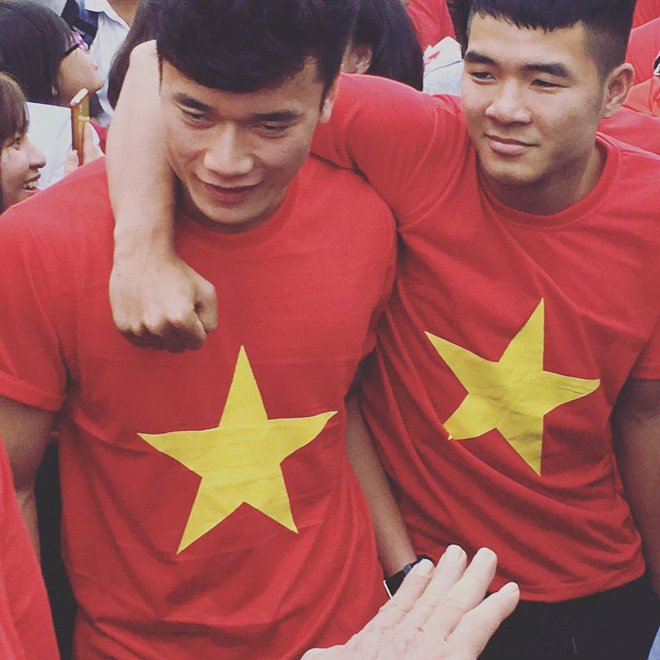 Tiến Dũng - Đức Chinh và các cặp đôi được CĐV U23 Việt Nam ghép nhiệt tình